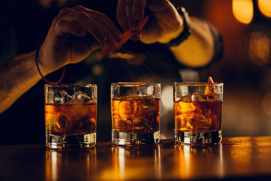 Comment boire son rhum ? : les astuces clés pour le savourer comme un connaisseur