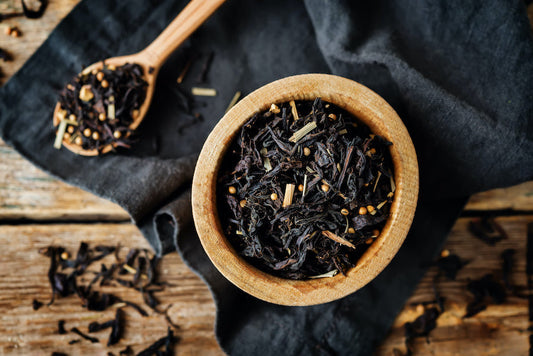 Bienfaits du thé noir : tout savoir avant d'infuser